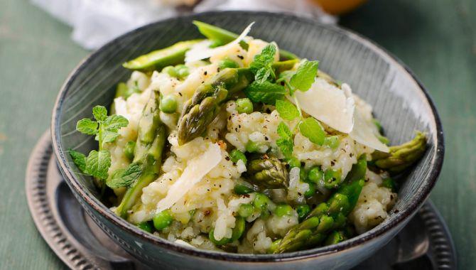 Petiscos Receitas fim-de-semana Risoto de espargos e ervilhas