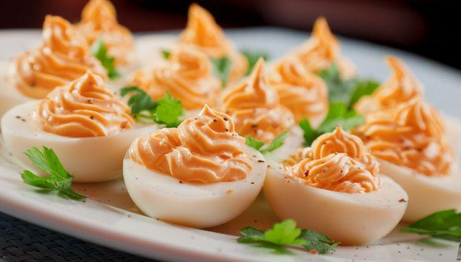 Receita de ovos recheados com salmão - petiscosecompanhia Ovos recheados com salmão - Petiscos & Companhia